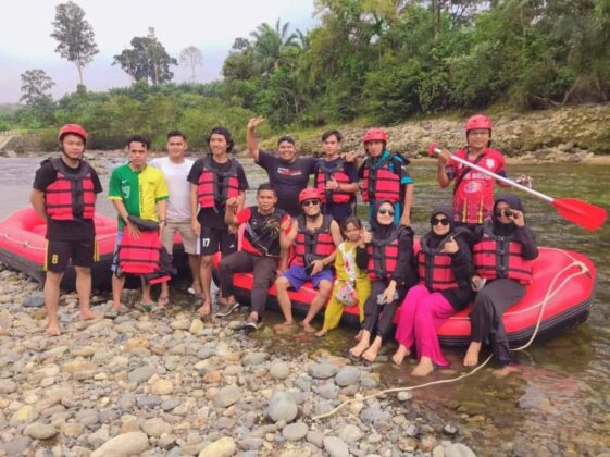 Nikmati Wisata Ekstrem Dan Seru Arung Jeram Di Desa Lubuk Bangko