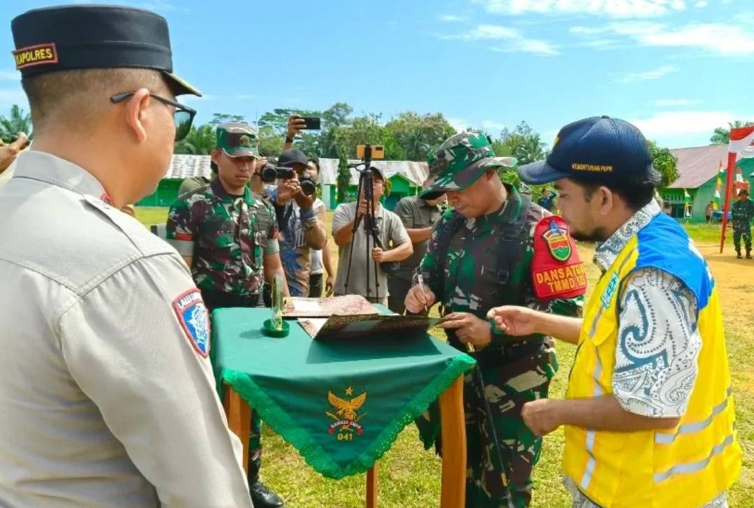 Kepala Bidang Bina Marga, Ir. M. Yusuf, ST Saat hadiri penutupan TNI Manunggal Membangun Desa (TMMD) ke-125 Kodim 0428/Mukomuko Foto/DoK: