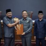 Wakil Gubernur Bengkulu, Mian, menghadiri Rapat Paripurna ke-7 Masa Persidangan ke-III DPRD Provinsi Bengkulu dengan agenda penyampaian Pendapat Akhir Fraksi-Fraksi terhadap Rancangan Peraturan Daerah (Raperda) APBD Perubahan Provinsi Bengkulu Tahun Anggaran 2025, Selasa (23/9/2025)