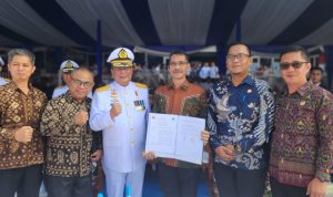 Bupati Muba H M Toha Tohet diwakili oleh Kepala BKPSDM Muba H Pathi Riduan SE ATD MM, dengan Direktur Politeknik Transportasi Darat Indonesia (STTD) Avi Mukti Amin